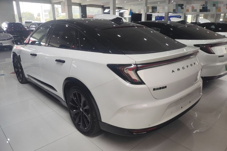 Arcfox Alpha S 2022 — 4