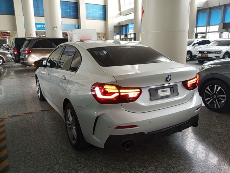 BMW 120i 2023 — фото 4