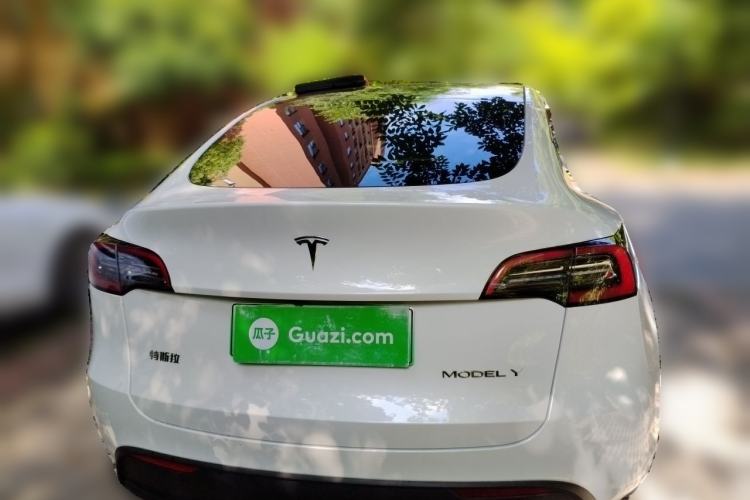Tesla Model Y 2024 — 5
