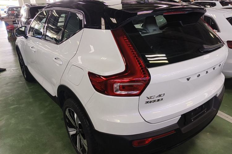 Volvo xc40 new energy 2023 — фото 4