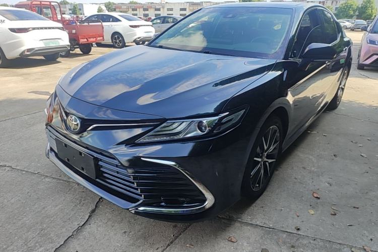 Toyota Camry 2021 — фото 1