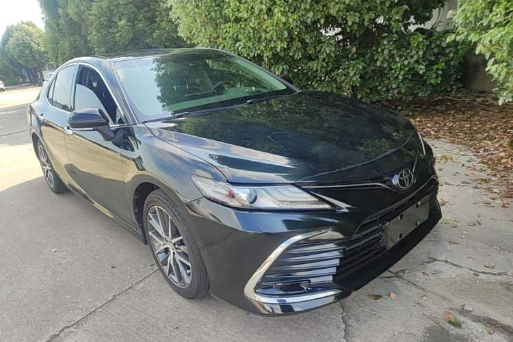 Toyota Camry 2021 — фото 3