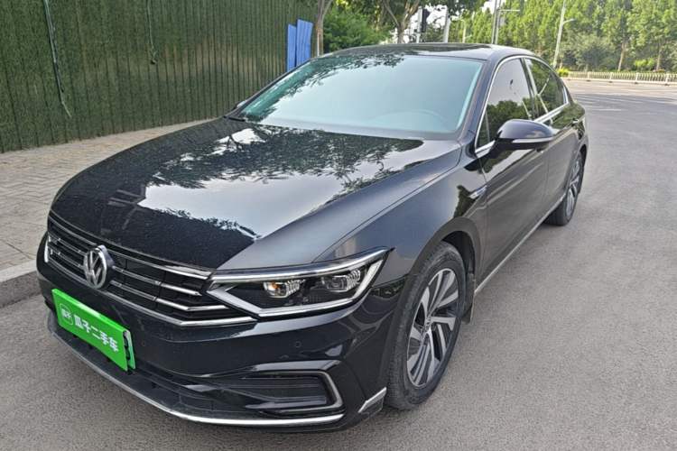 Volkswagen magotan gte plug in hybrid 2020 — фото 1