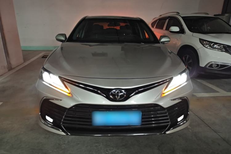 Toyota Camry 2021 — 2