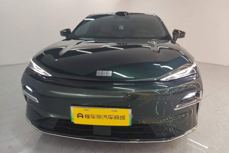 Geely Galaxy 8 2025 — 2