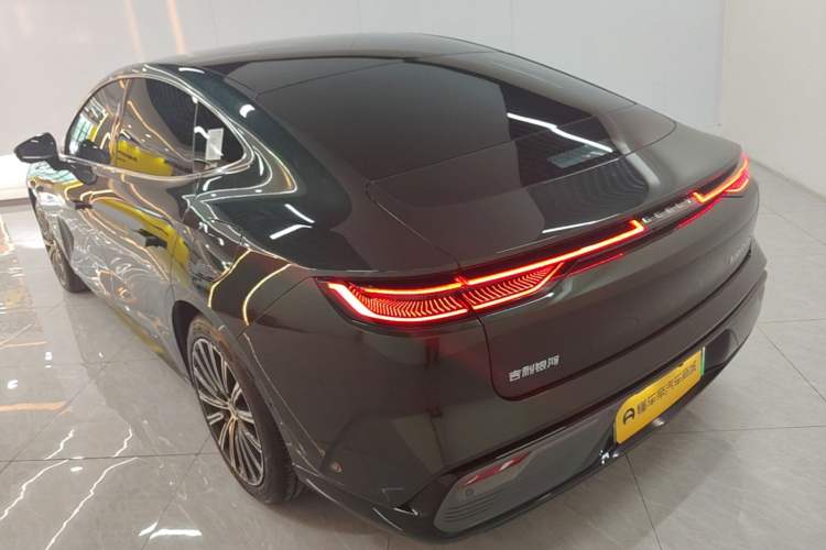 Geely Galaxy 8 2025 — 4