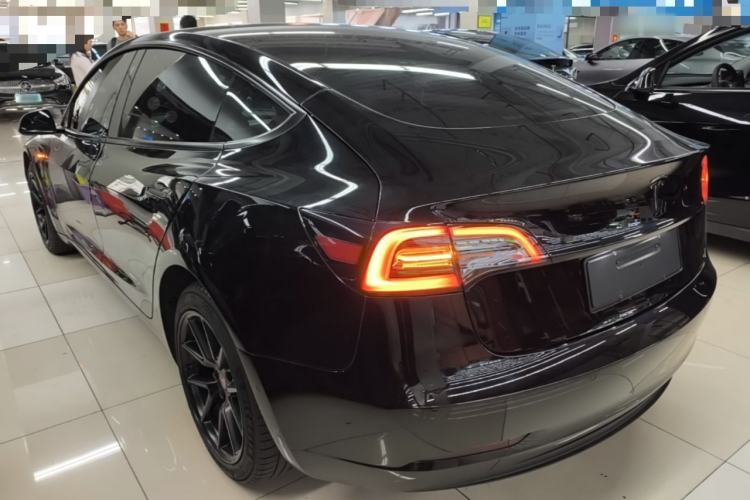Tesla Model 3 2022 — 4