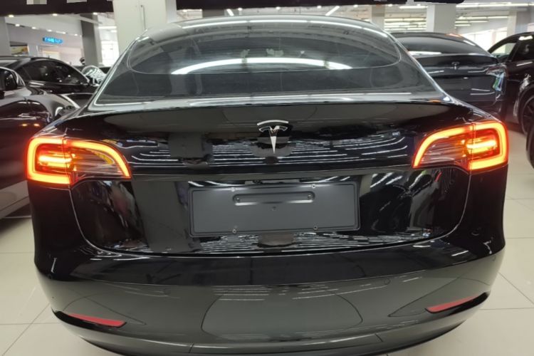 Tesla Model 3 2022 — 5