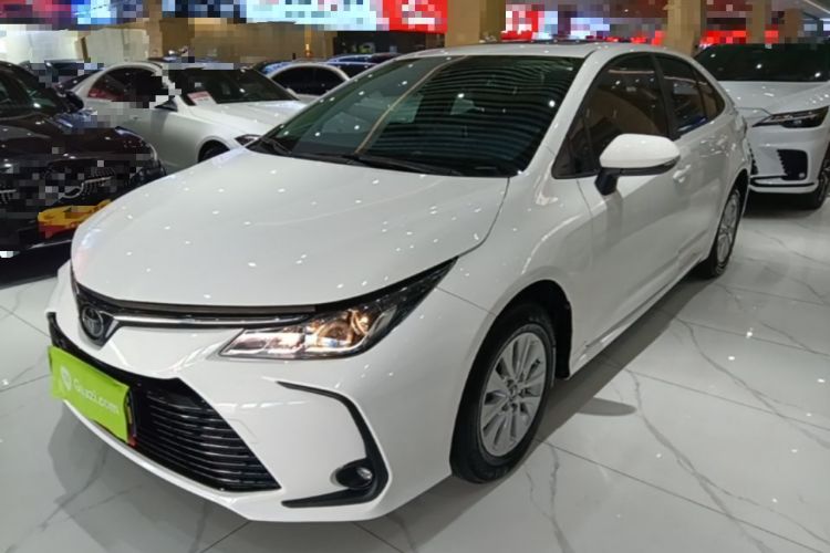 Toyota Corolla 2021 — фото 1