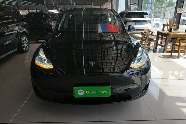 Tesla Model Y 2022 — 2