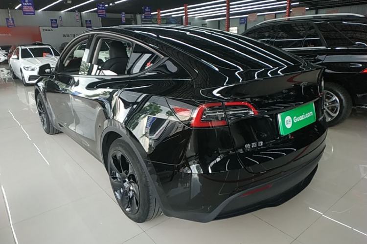 Tesla Model Y 2022 — 4