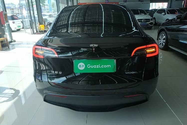 Tesla Model Y 2022 — 5