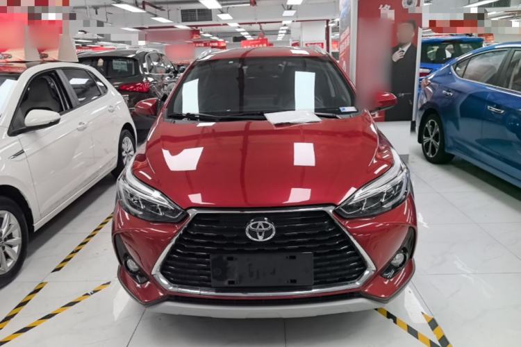 Toyota YARiS L 2022 — фото 2