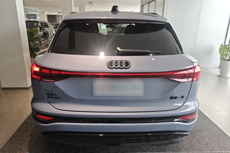 Audi Q6L e-tron 2026 — фото 5