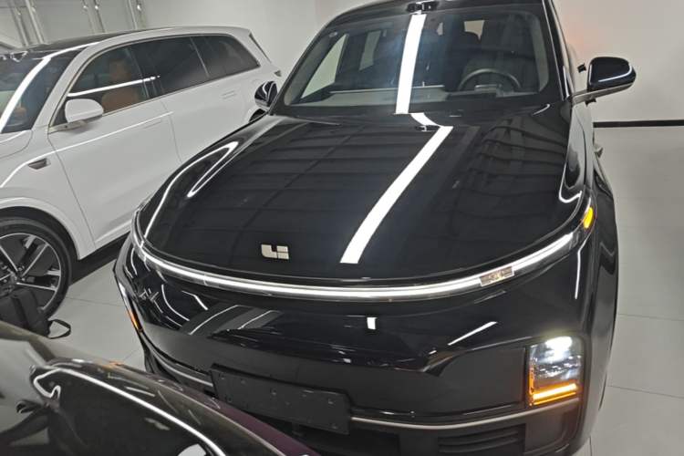 Li Auto L9 2025 — 2