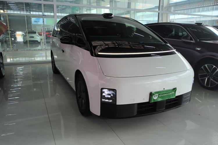 Li Auto MEGA 2024 — 3