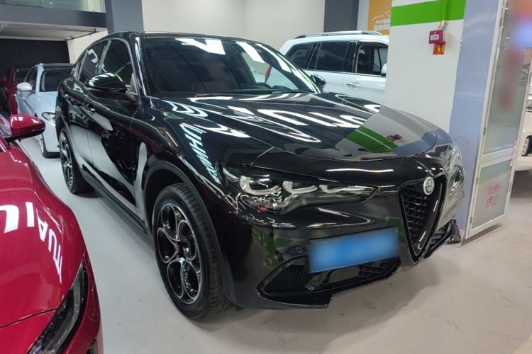 Alfa Romeo Stelvio 2024 — 3