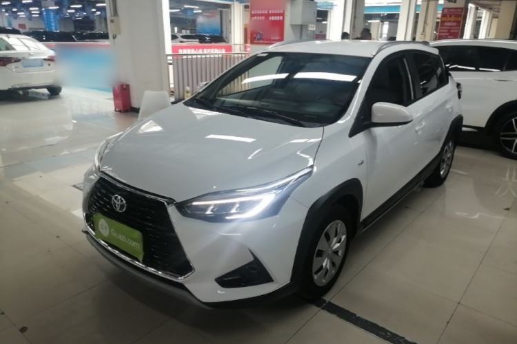 Toyota Yaris 2021 — фото 1