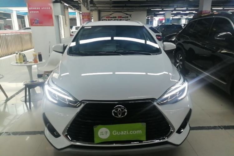 Toyota Yaris 2021 — фото 2