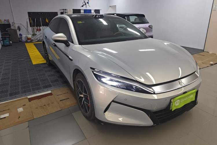 BYD Han L 2025 — 3