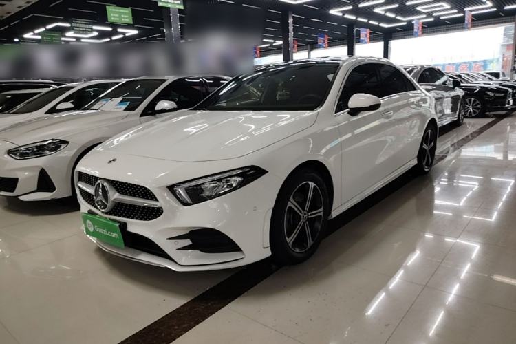 Mercedes-Benz A 200 L 2022 — фото 1