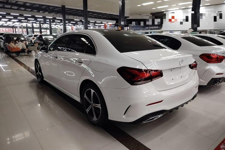 Mercedes-Benz A 200 L 2022 — фото 4