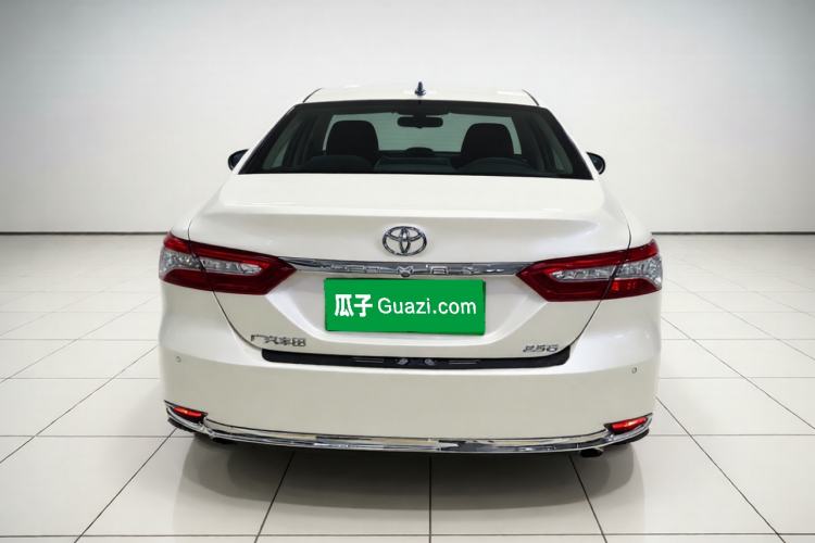 Toyota Camry 2023 — фото 5