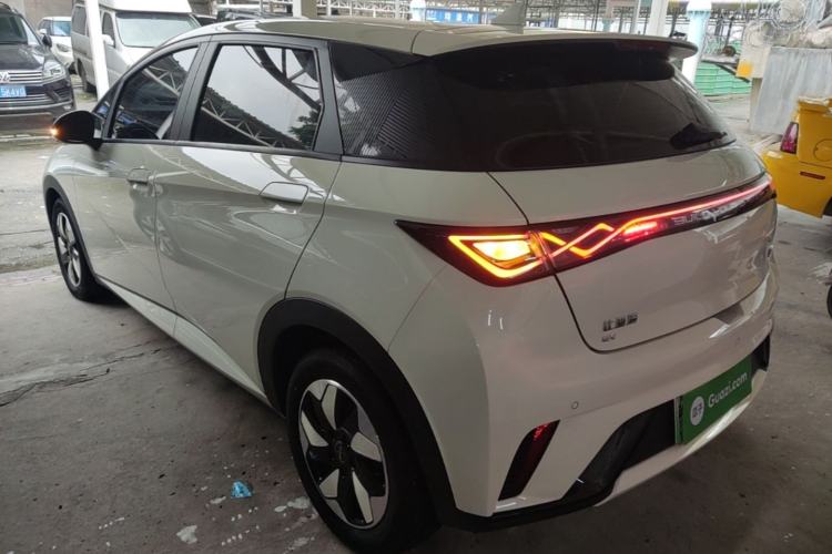 BYD Dolphin 2025 — 4