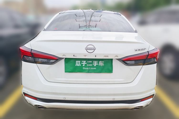 Nissan Altima 2022 — 5