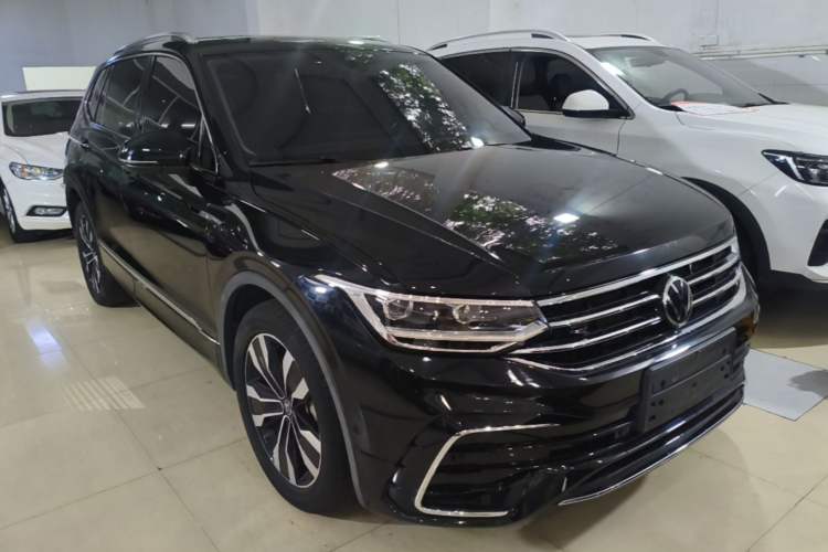Volkswagen Tiguan L 2023 — 3