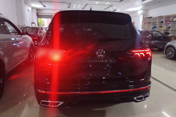 Volkswagen Tiguan L 2023 — 5