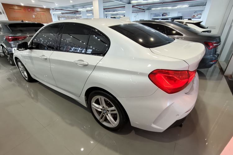 BMW 120i 2021 — 4