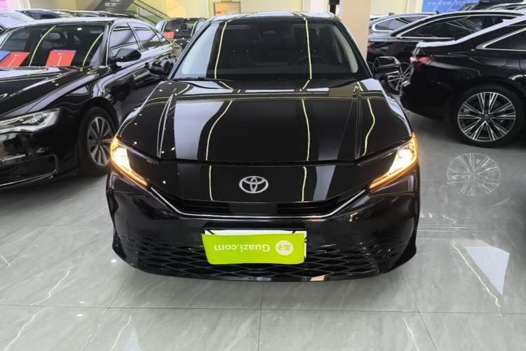 Toyota Camry 2024 — 2