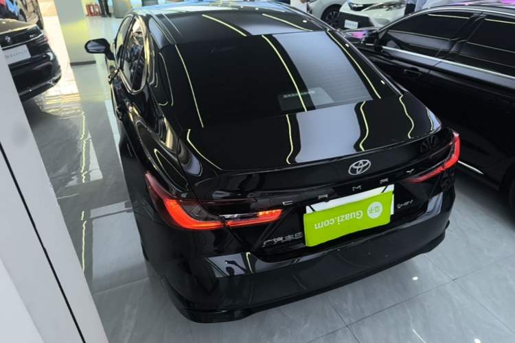 Toyota Camry 2024 — 4
