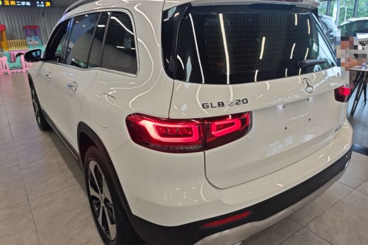 Mercedes-Benz GLB 220 2023 — 4
