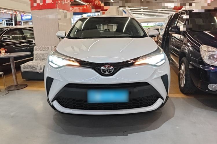 Toyota C-HR 2021 — фото 2