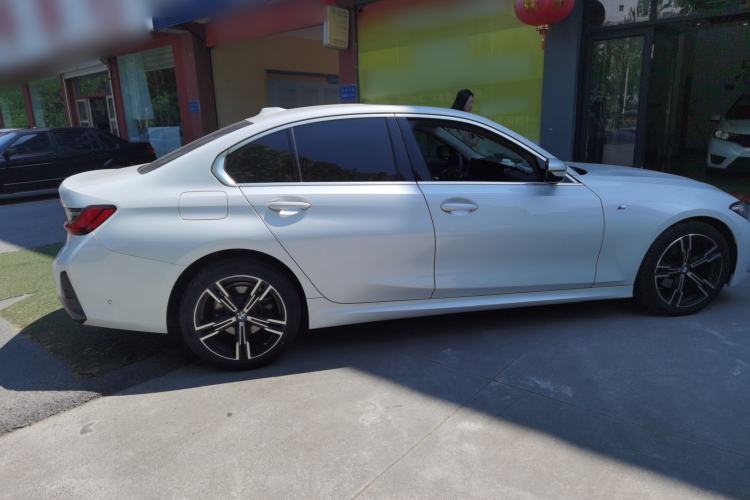 BMW 325i 2024 — 5