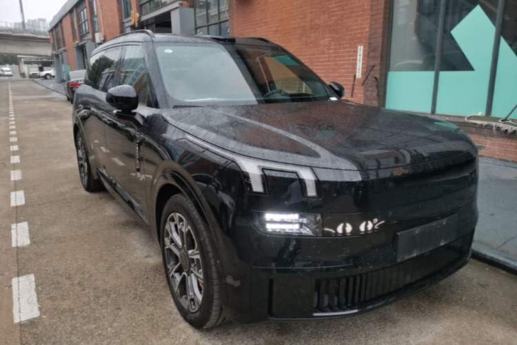 Lynk & Co 900 2025 — 3