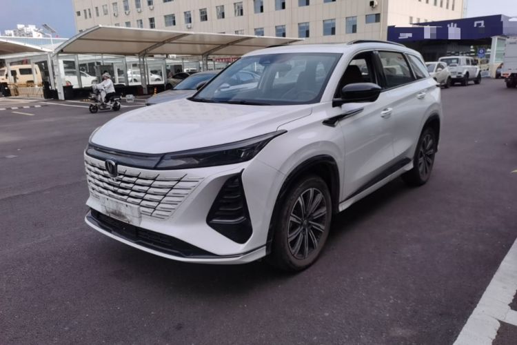 ChangAn CS75 PLUS 2024 — фото 1