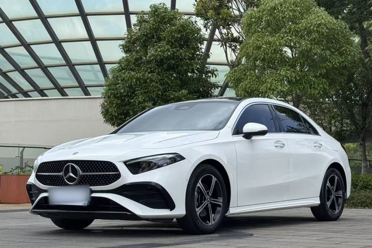 Mercedes-Benz A 200 L 2023 — фото 1