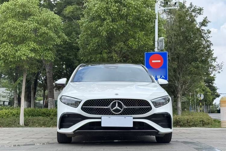 Mercedes-Benz A 200 L 2023 — фото 2