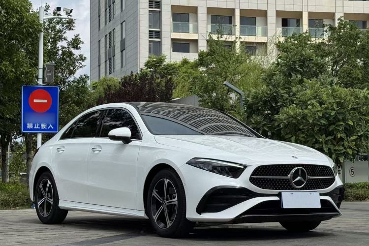 Mercedes-Benz A 200 L 2023 — фото 3