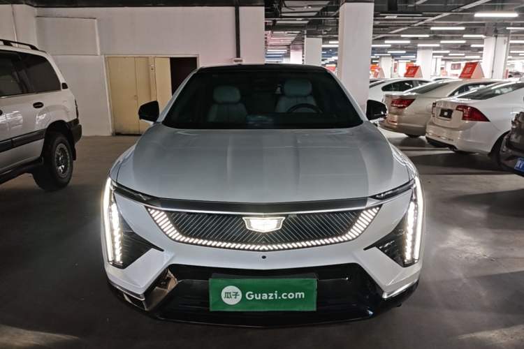 Cadillac OPTIQ 2024 — 2