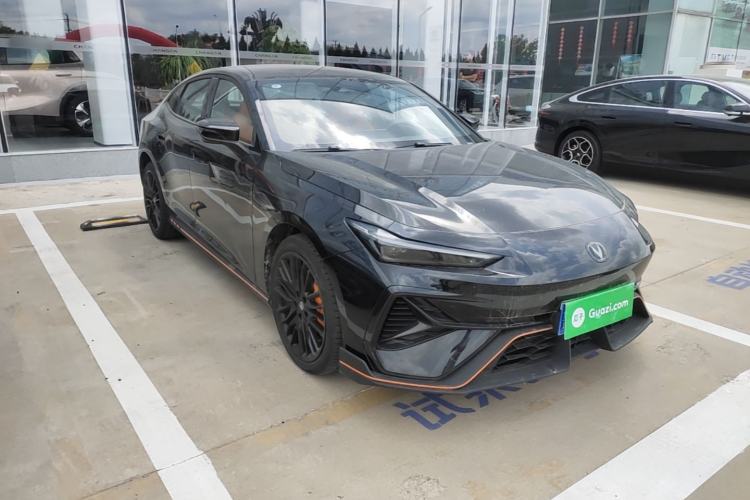 ChangAn UNI-V 2025 — 3