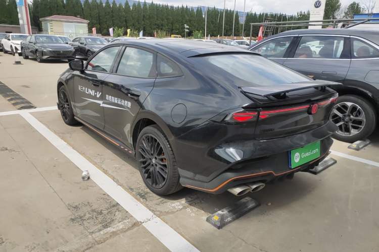 ChangAn UNI-V 2025 — 4