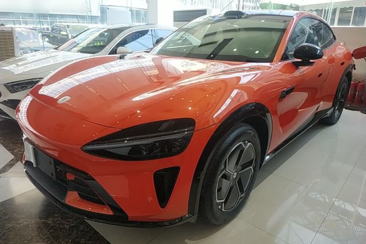 Xiaomi Auto YU7 2025 — фото 1