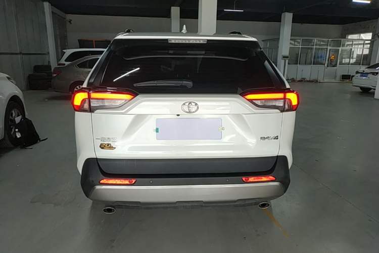 Toyota RAV4 2023 — 5