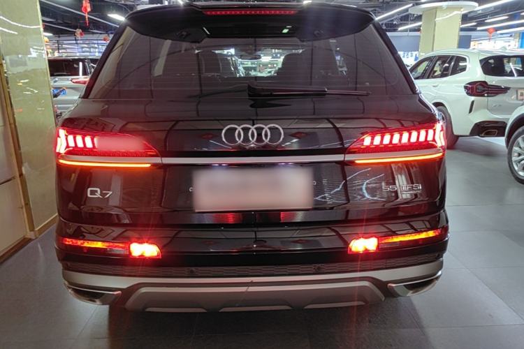 Audi Q7 2021 — фото 5