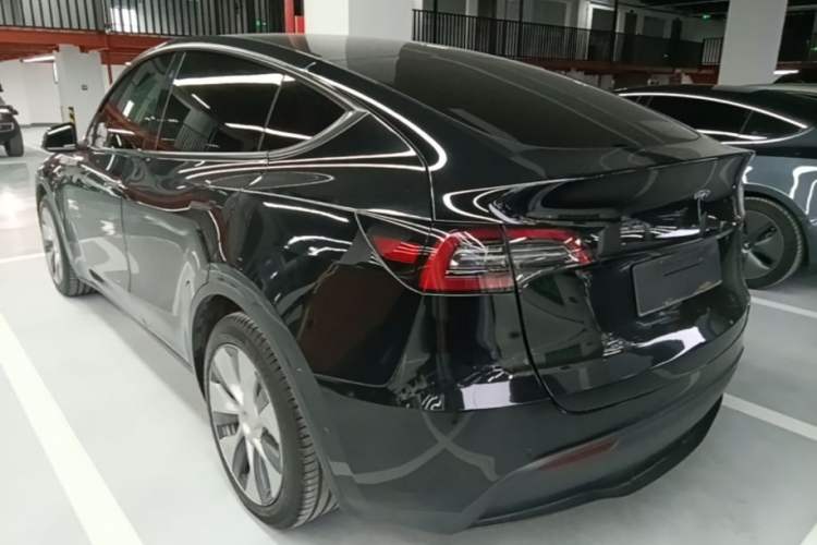 Tesla Model Y 2021 — 4