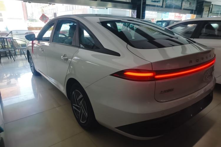 Roewe D6 2025 — 4